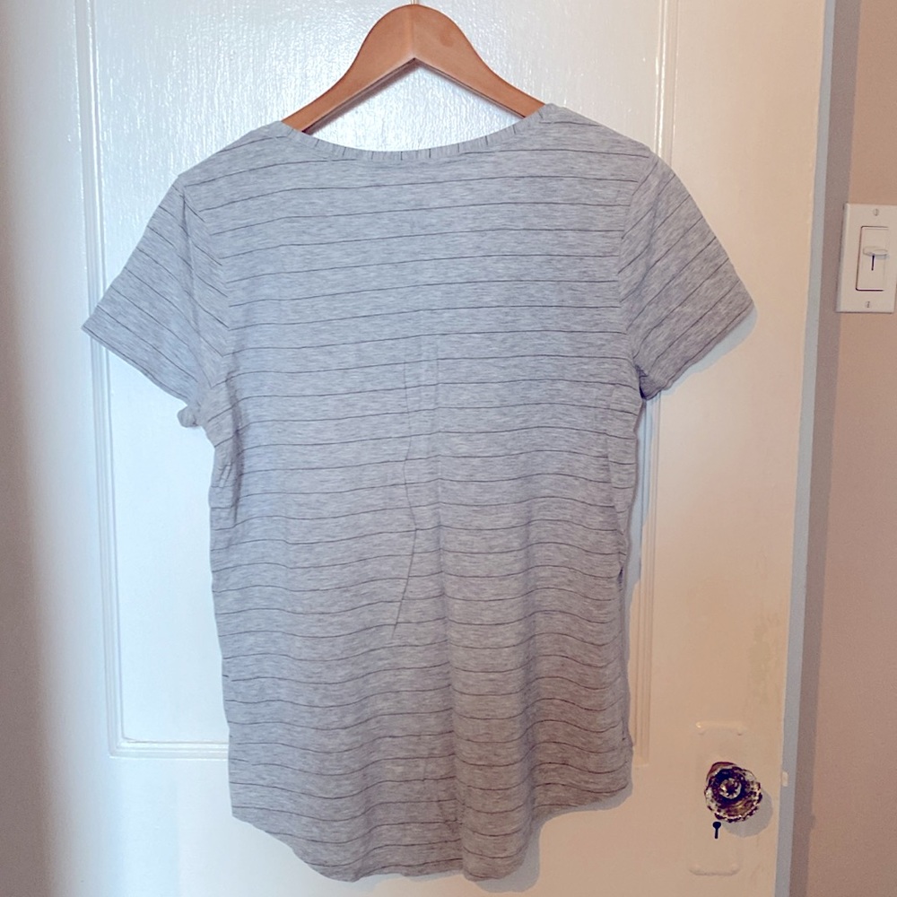 V-Neck Short-Sleeve - Picture 2 of 2